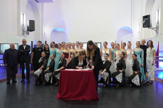 HLA La Vega y el Conservatorio de Danza de Murcia firman un acuerdo para impulsar una unidad especializada en lesiones de la danza - 2, Foto 2