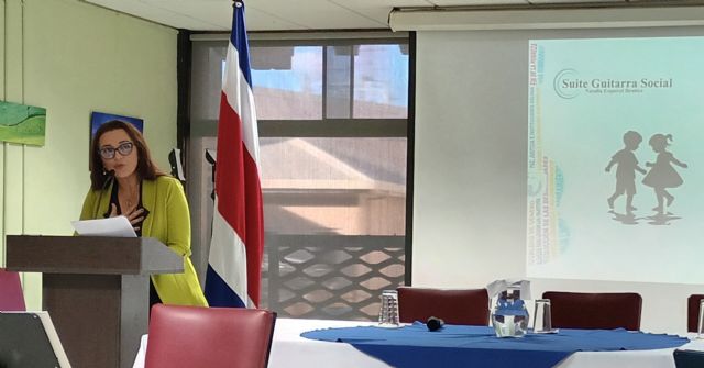 Presentación de la obra musical Suite Guitarra Social de la cantautora Natalia Esquivel Benítez - 2, Foto 2