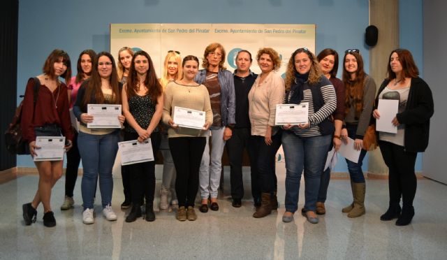 Entrega de diplomas del curso Estrategias de intervención en el ámbito de ocio y tiempo libre con personas con discapacidad - 1, Foto 1