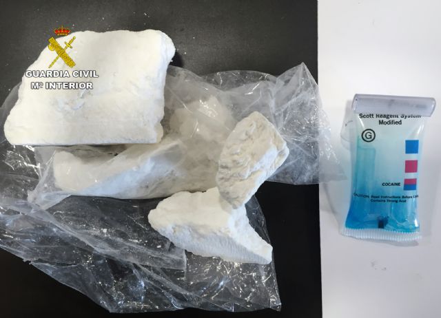 La Guardia Civil detiene a un conductor con 200 gramos de cocaína de gran pureza en su poder - 1, Foto 1