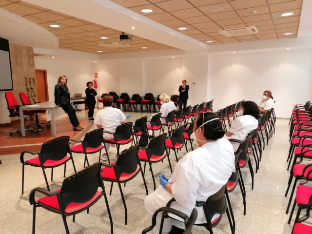 El Ayuntamiento de San Pedro del Pinatar refuerza la atención a personas en situación de especial vulnerabilidad - 2, Foto 2