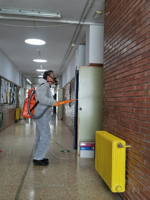 El Ayuntamiento de Puerto Lumbreras comienza la instalación de mosquiteras en las aulas de los colegios públicos del municipio - 3, Foto 3