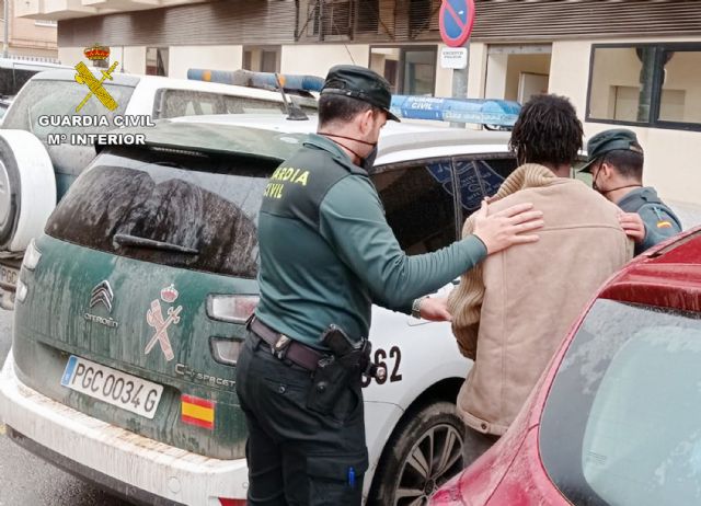La Guardia Civil detiene al sospechoso de agredir sexualmente a una mujer y atracar a un vecino de Archena - 1, Foto 1