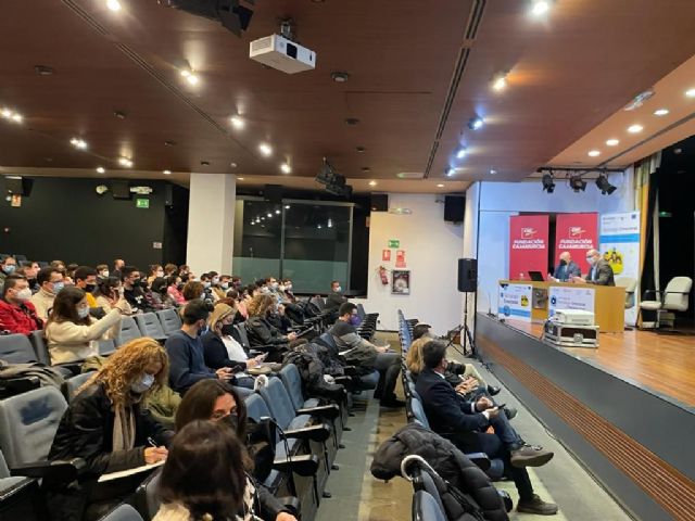 Fundown apoya la necesidad de promover el uso de las nuevas tecnologías entre las personas con discapacidad - 1, Foto 1