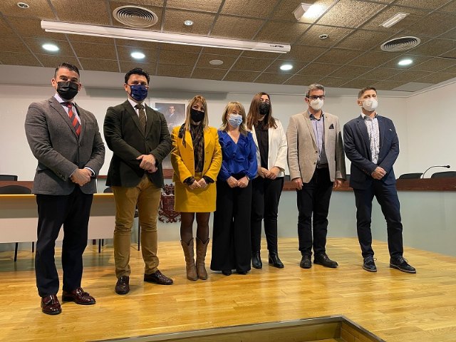 Toman posesión los primeros empleados en el proceso de estabilización y consolidación de empleo iniciado por el Ayuntamiento de San Javier - 1, Foto 1