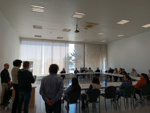 Comienza un programa mixto de empleo y formación para mayores 'Lumbreras Limpio 2023' - 2, Foto 2