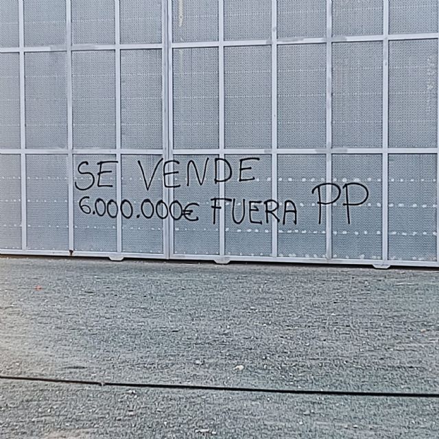 El Partido Popular de Puerto Lumbreras denuncia pintadas vandálicas contra la formación política en edificios municipales - 1, Foto 1