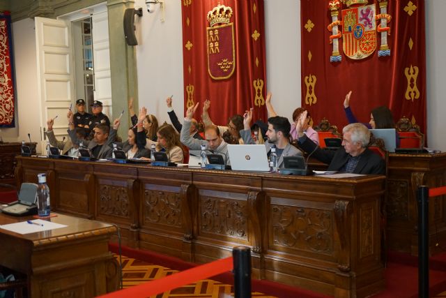 MC: Arroyo y La Trinca rechazan la bajada del agua del 12% propuesta por MC - 1, Foto 1