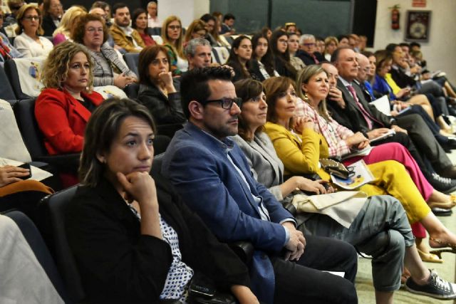 CaixaBank colabora con la segunda edición del 'Encuentro sobre el cuidado centrado en la familia' que organiza la Fundación Ronald McDonald - 2, Foto 2