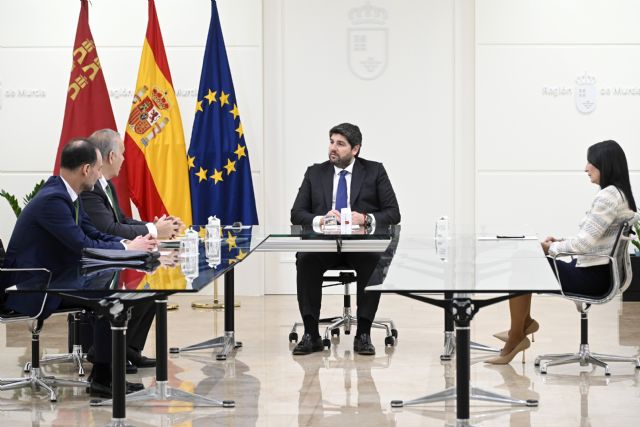 Mario Ruiz-Tagle, CEO de Iberdrola España, visita al presidente de la Región de Murcia, López Miras - 1, Foto 1