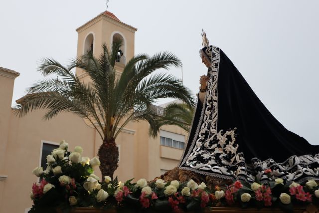 El Sábado Santo la Virgen de la Soledad visita a los mayores entre saetas y flores - 3, Foto 3