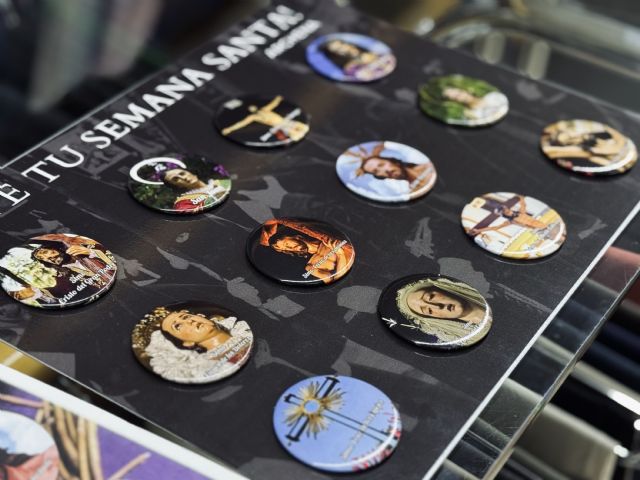 Comercio y tradición se unen en Archena con la colección de imanes de Semana Santa - 1, Foto 1