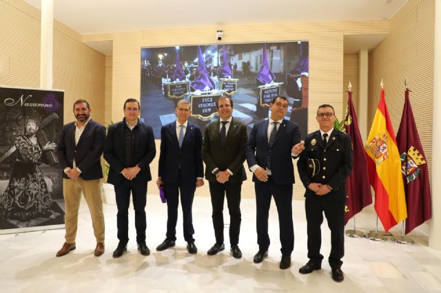 La Autoridad Portuaria entrega a la Agrupación Marraja de Nuestro Padre Jesús Nazareno la llave de la Pescadería - 2, Foto 2