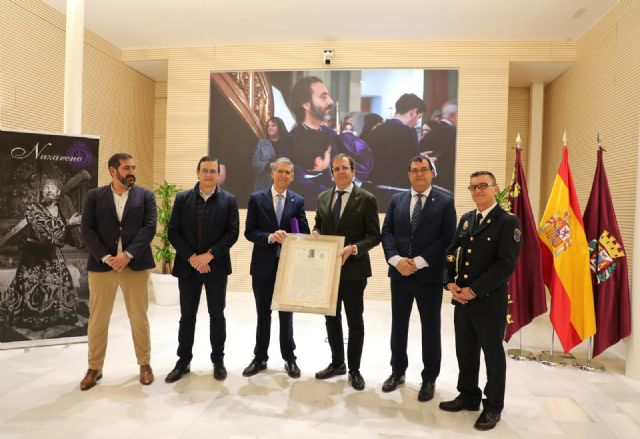 La Autoridad Portuaria entrega a la Agrupación Marraja de Nuestro Padre Jesús Nazareno la llave de la Pescadería - 3, Foto 3