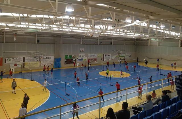 Cerca de 100 jóvenes participan en la tercera jornada del campeonato regional interescuelas de bádminton - 1, Foto 1
