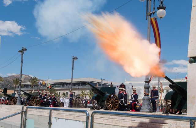 La escalinata del puerto acoge el homenaje a los héroes del 2 de mayo de 1808 - 1, Foto 1