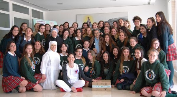 2º de Bachillerato de Monteagudo-Nelva destina su regalo de promoción a las Hermanitas de los Pobres - 1, Foto 1
