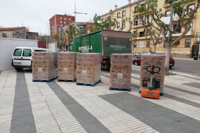Estrella de Levante dona cinco pallets de botellines de agua al Operativo de Emergencia Social - 1, Foto 1