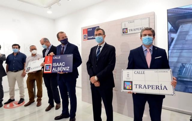 Cultura certifica a Huermur la ilegalidad de las placas inteligentes colocadas en calles del Centro Histórico - 1, Foto 1