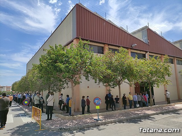 Un total de 1.308 personas más nacidas entre los años 1941 y 1953 fueron vacunadas ayer en Totana, Foto 2