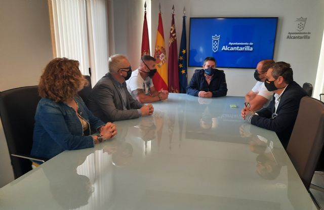 Ayuntamiento y feriantes buscan soluciones para que el sector pueda instalar sus atracciones en el municipio - 1, Foto 1