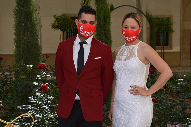 Una boda a las puertas de San Esteban para reclamar más aforo en el interior de los salones de celebraciones - 1, Foto 1