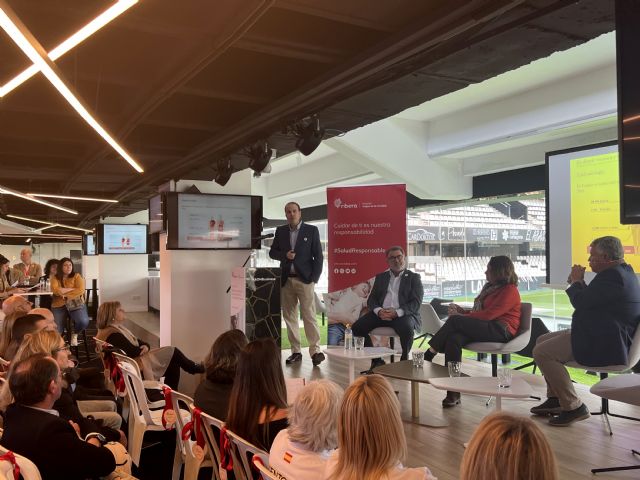 El Hospital Ribera Virgen de la Caridad reúne a un centenar de personas en una jornada sobre beneficios del deporte en el cáncer de mama - 3, Foto 3