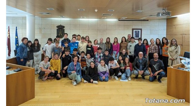 Realizan una recepción institucional a los alumnos franceses que participan en un intercambio con estudiantes del IES Prado Mayor - 1, Foto 1