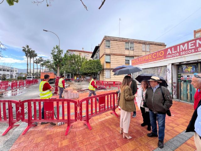 El Ayuntamiento renueva 450 metros cuadrados de aceras en la avenida Primero de Mayo - 2, Foto 2