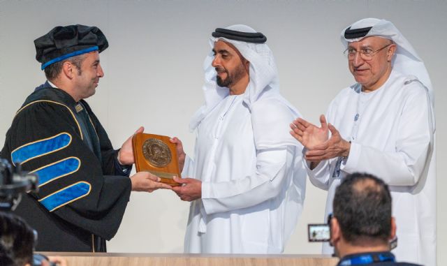 El viceprimer ministro de Emiratos Árabes clausura el Máster de Acción Humanitaria Sostenible UCAM - DIHAD - 2, Foto 2
