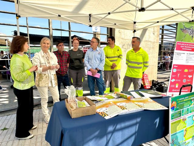 La Concejalía de Salubridad Pública acerca al mercado semanal una campa&ntilde;a de prevención frente a la enfermedad de Lyme y promoverá la iluminación de espacios emblemáticos el 1 de mayo - 4, Foto 4