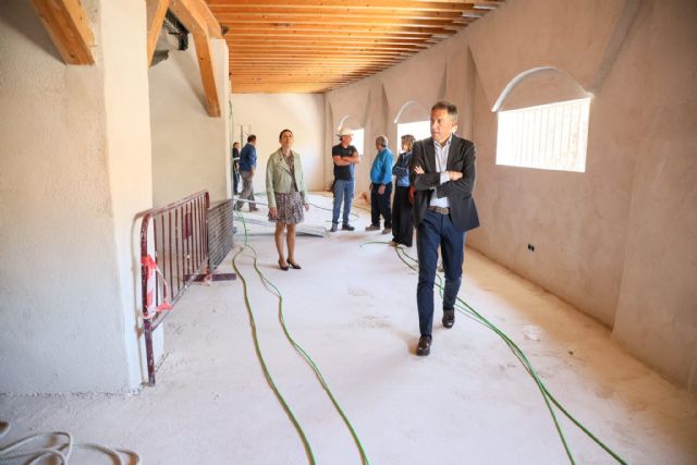 Lorca agradece la donación de equipos informáticos realizada por la Fundación Primaflor para el CDIAT “Fina Navarro López” - 3, Foto 3