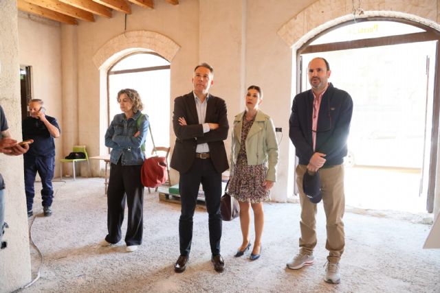 Lorca agradece la donación de equipos informáticos realizada por la Fundación Primaflor para el CDIAT “Fina Navarro López” - 5, Foto 5