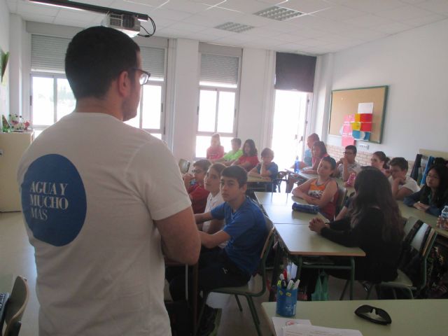 La Concejalía de Medio Ambiente explica a los escolares la importancia del buen uso del agua - 1, Foto 1