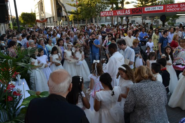 Los niños de comunión procesionan con motivo del Corpus Christi - 3, Foto 3