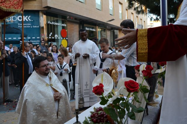 Los niños de comunión procesionan con motivo del Corpus Christi - 4, Foto 4