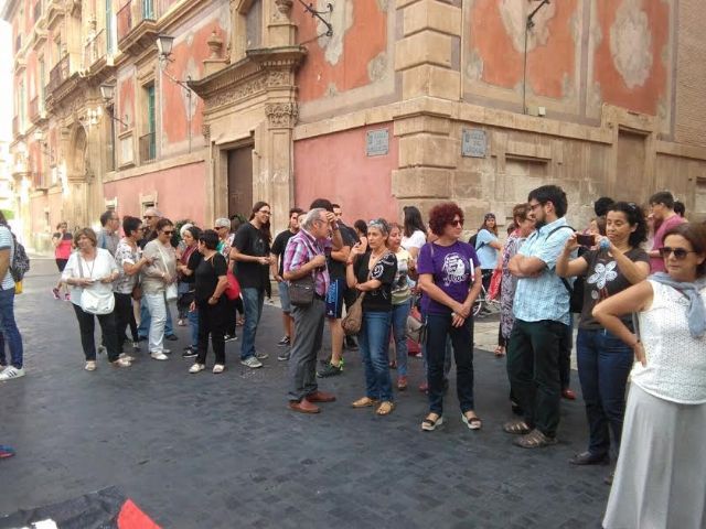 Concejalas del Ayuntamiento de Totana participan en las concentraciones de repulsa a los asesinatos machistas del pasado fin de semana, Foto 7