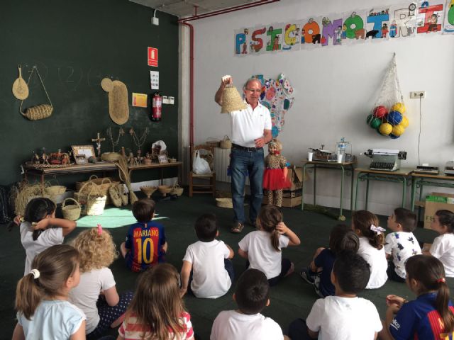 Talleres para celebrar el día de la familia en el colegio Ntra. Sra. del Rosario - 3, Foto 3