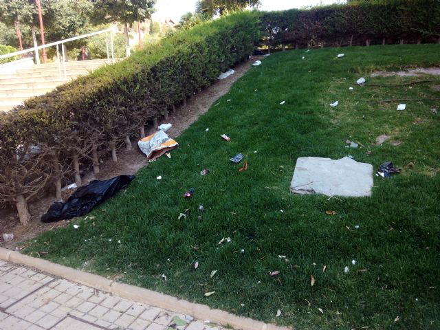 IU-Verdes denuncia el pésimo estado de conservación del parque Diario La Verdad - 1, Foto 1