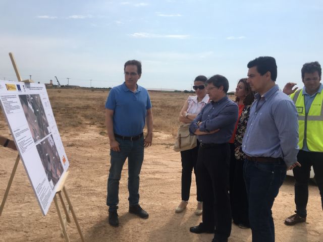 El consejero de Agricultura, Francisco Jódar visitó las obras de reparación de dos caminos rurales en San Javier - 1, Foto 1