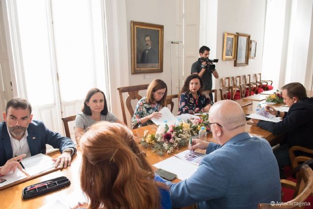 La mayoría de grupos secunda la propuesta de la alcaldesa de celebrar un pleno monográfico sobre el AVE - 1, Foto 1