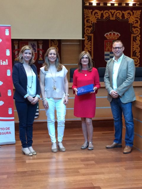 La Concejalía de Bienestar Social de Molina de Segura entrega los premios del concurso de vídeo Razones para divertirnos sin consumir, que ha ganado el IES Vega del Táder - 2, Foto 2