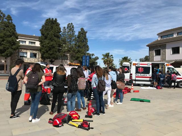 UCAM Cartagena organiza un curso de primeros auxilios para los docentes de Educación Infantil, Primaria y Secundaria - 1, Foto 1