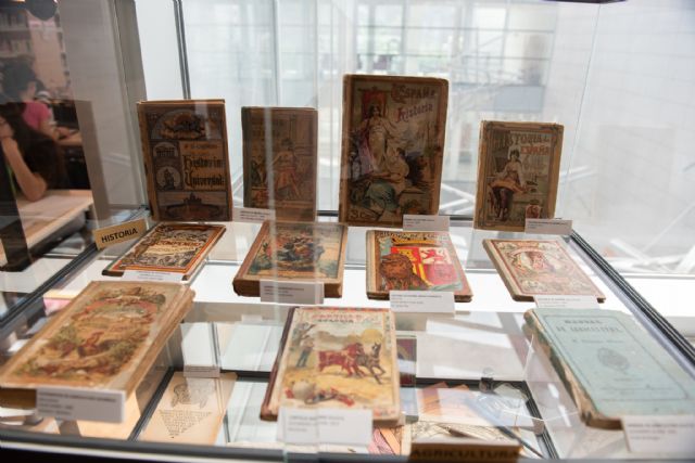 La biblioteca de Mazarrón amplía la muestra que recopila libros de la vieja escuela - 3, Foto 3