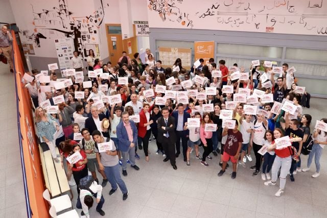 La Comunidad entrega diplomas a los 169 alumnos participantes en el proyecto piloto nacional ´Educación en Gobierno Abierto´ - 1, Foto 1