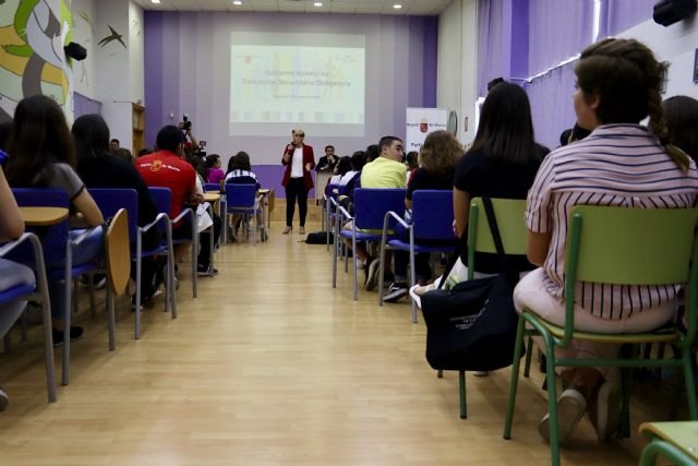 La Comunidad entrega diplomas a los 169 alumnos participantes en el proyecto piloto nacional ´Educación en Gobierno Abierto´ - 2, Foto 2
