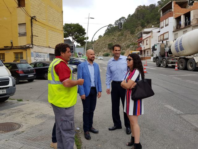 Más de 8.400 usuarios de vehículos al día verán incrementada las condiciones de seguridad en la principal vía de acceso al centro de Abarán - 1, Foto 1