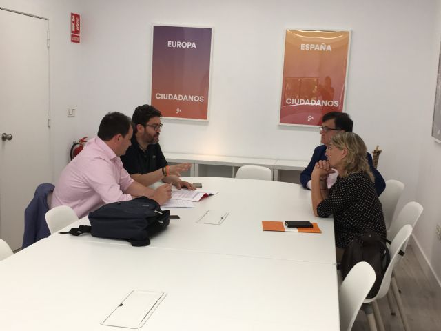 Ciudadanos y los empresarios del mueble y la madera abordan medidas para impulsar el sector - 1, Foto 1