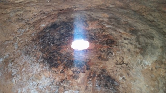 Demuelen las edificaciones en estado de abandono situadas en el Paseo de las Ollerías, junto a la rambla de La Santa, conservando dos hornos morunos de relevante valor patrimonial, Foto 7