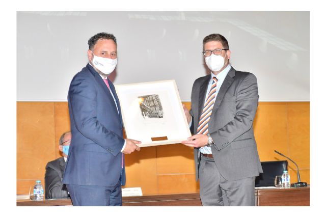 El Colegio de Ingenieros Técnicos Industriales recibe el Premio Sebastián Feringán 2021 de la UPCT - 1, Foto 1